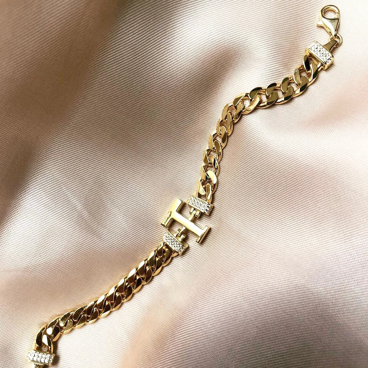 Panzer Armband mit Buchstaben